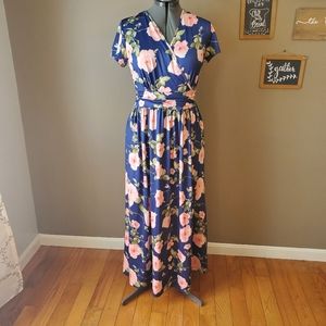 Ouges Maxi Floral Dress